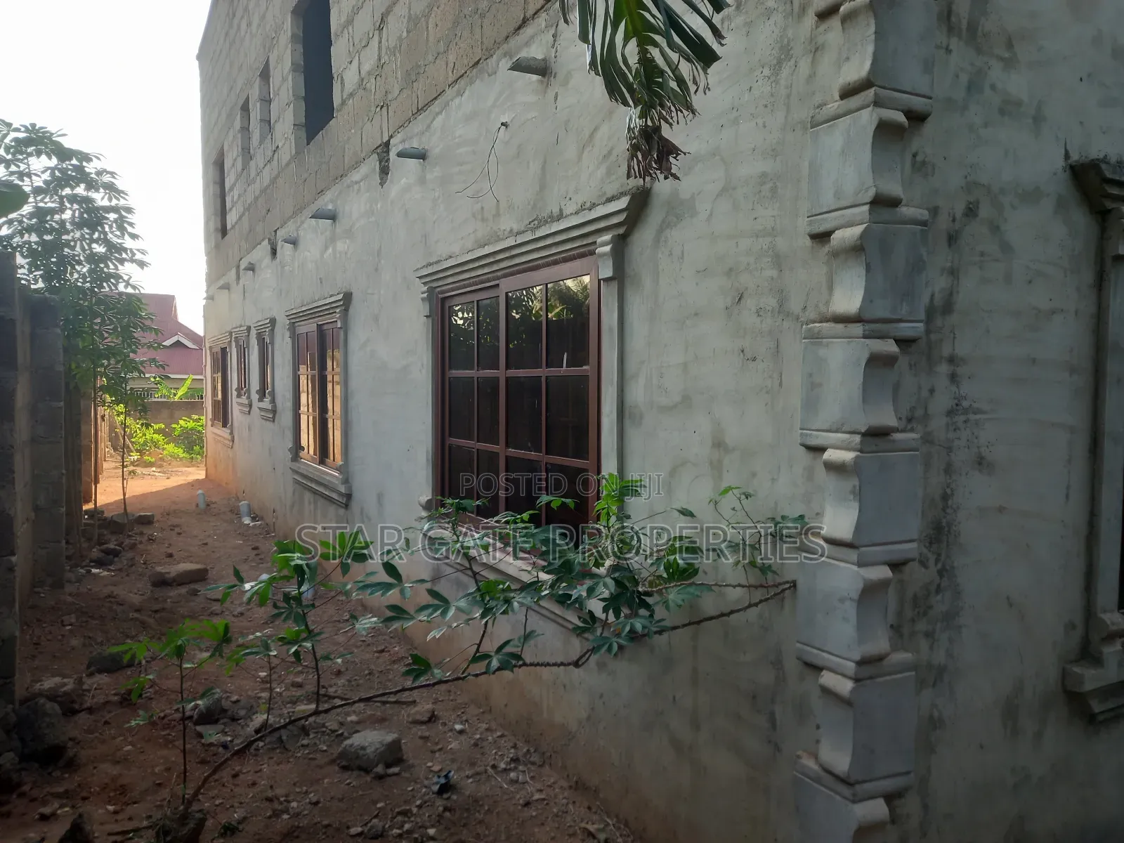 12 Bedrooms Apartments/ Flats for Sale