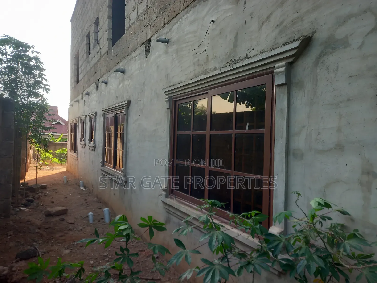 12 Bedrooms Apartments/ Flats for Sale
