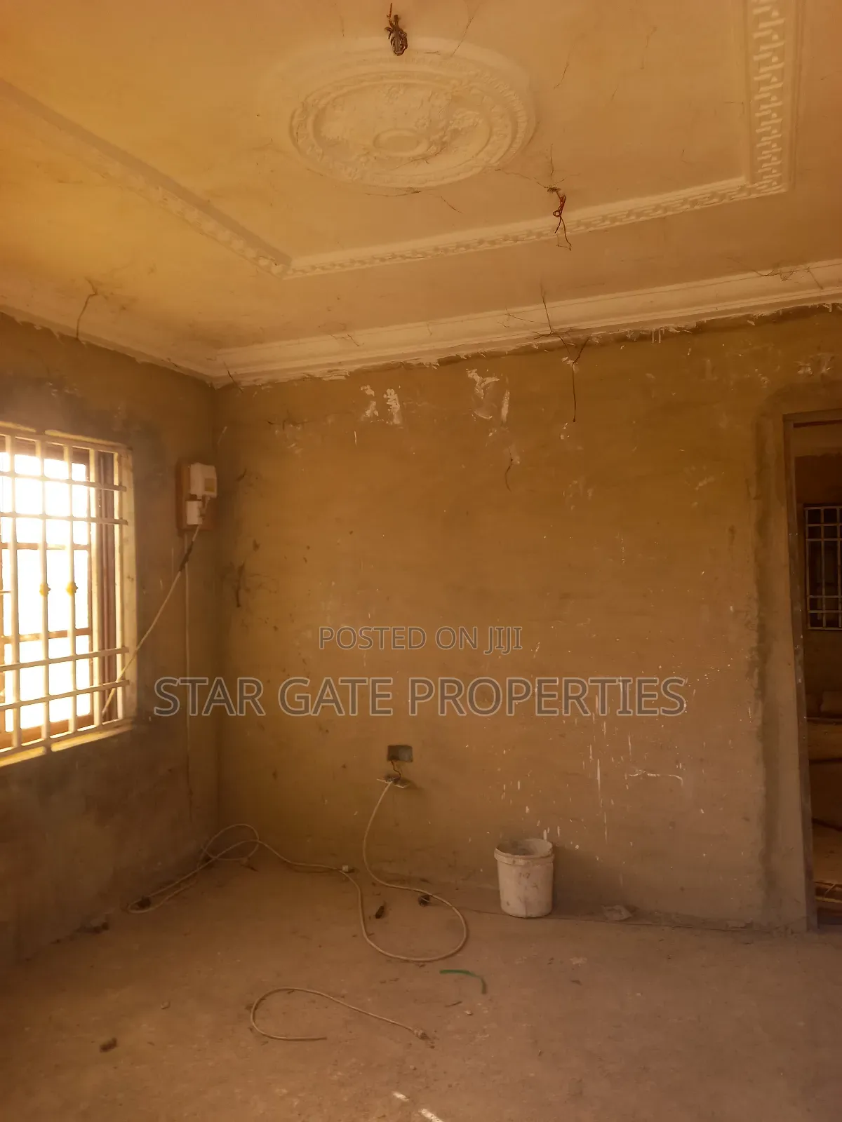 12 Bedrooms Apartments/ Flats for Sale