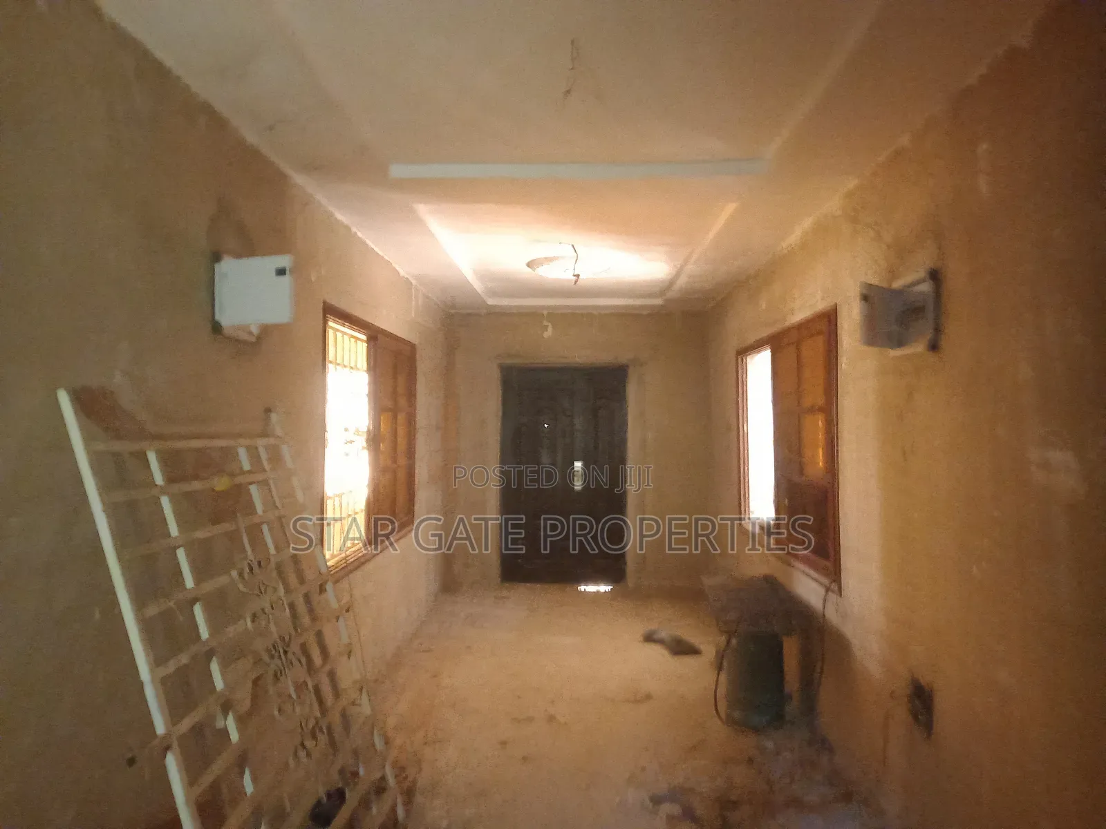 12 Bedrooms Apartments/ Flats for Sale