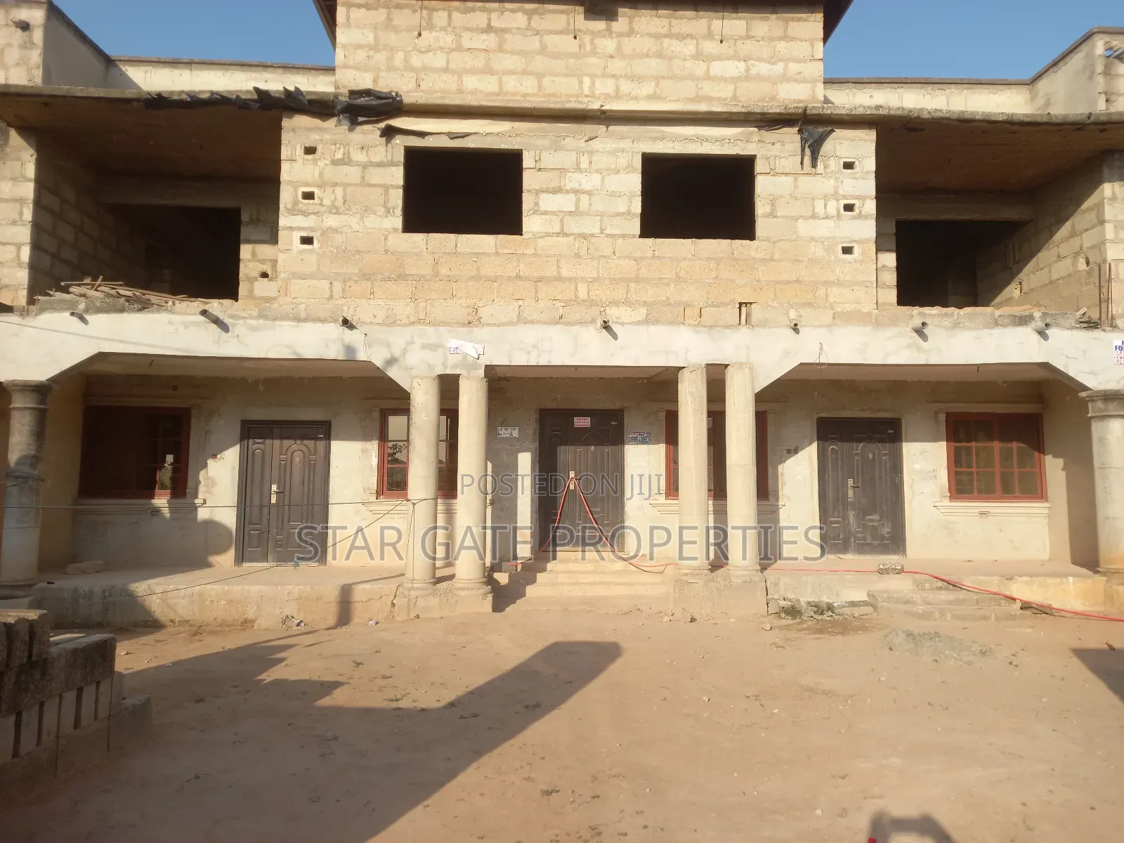 12 Bedrooms Apartments/ Flats for Sale