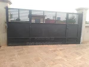 4bdrm House in Dki Properties, Valley View Area for rent