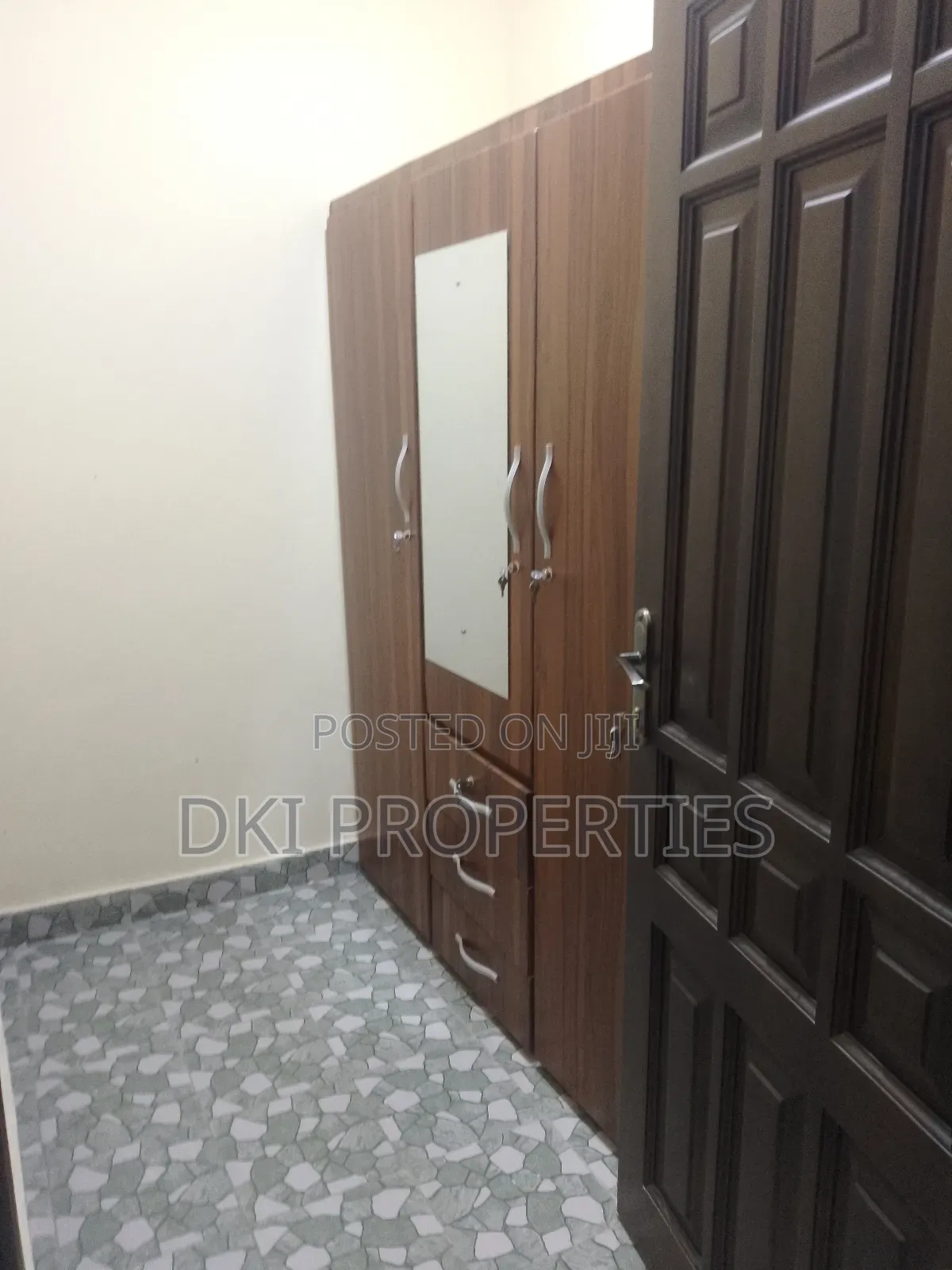 4bdrm House in Dki Properties, Valley View Area for rent