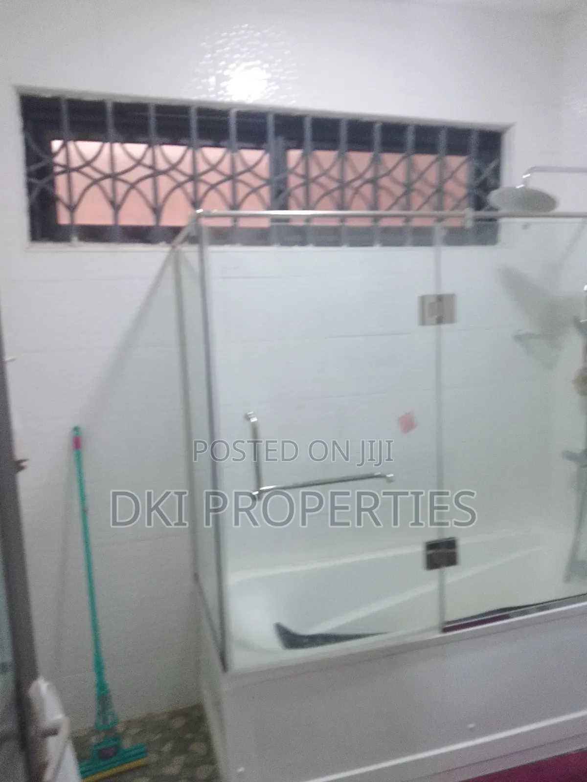 4bdrm House in Dki Properties, Valley View Area for rent