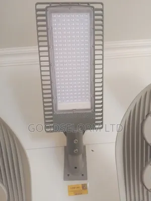 Complete Street Light With Bar and Photo Cell
