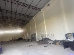700 SQM Warehouse at Airport for Rent