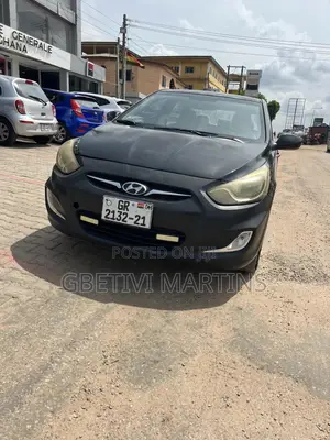 Photo - Hyundai Accent 2012 Black