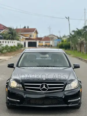 Photo - Mercedes-Benz C250 2014 Black