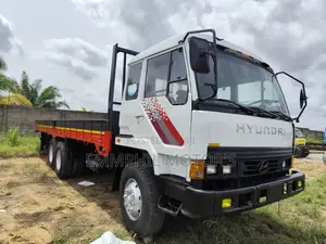 Hyundai Double Axle. Heavy Duty. Manual Engine. New Arrival.