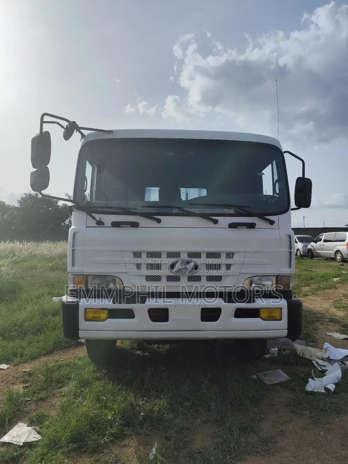 14ton Hyundai Double Axle. Manual Engine. New Arrival.