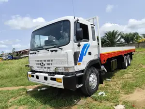 14ton Hyundai Double Axle. Manual Engine. New Arrival.