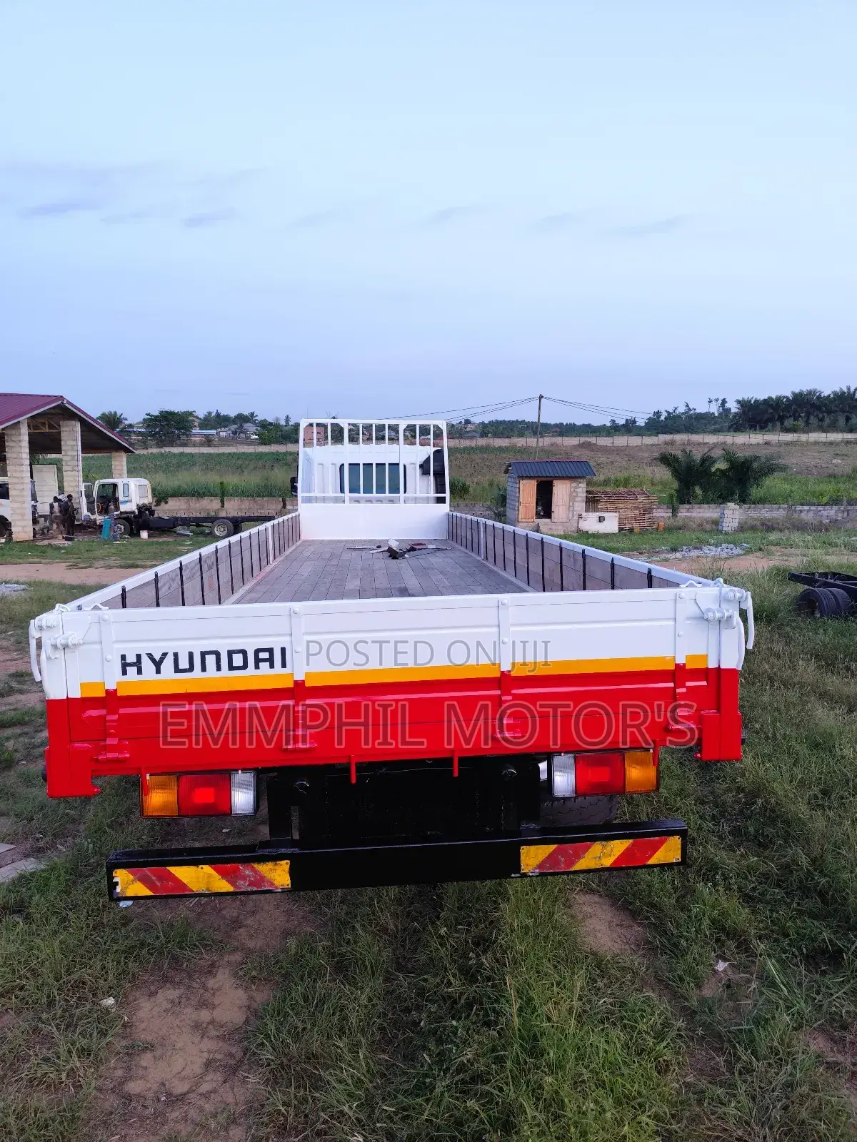 14ton Hyundai Double Axle. Manual Engine. New Arrival.