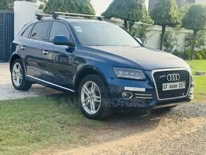 Photo - Audi Q5 2.0T Premium quattro 4dr SUV AWD (2.0L 4cyl Turbo 8A) 2015 Blue