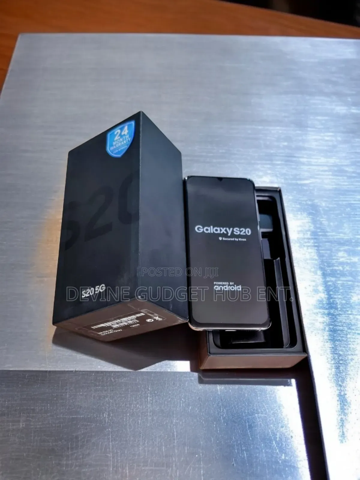 New Samsung Galaxy S20 128 GB Gold