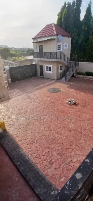17bdrm House in Seekers Realty, Cape Coast Metropolitan for sale