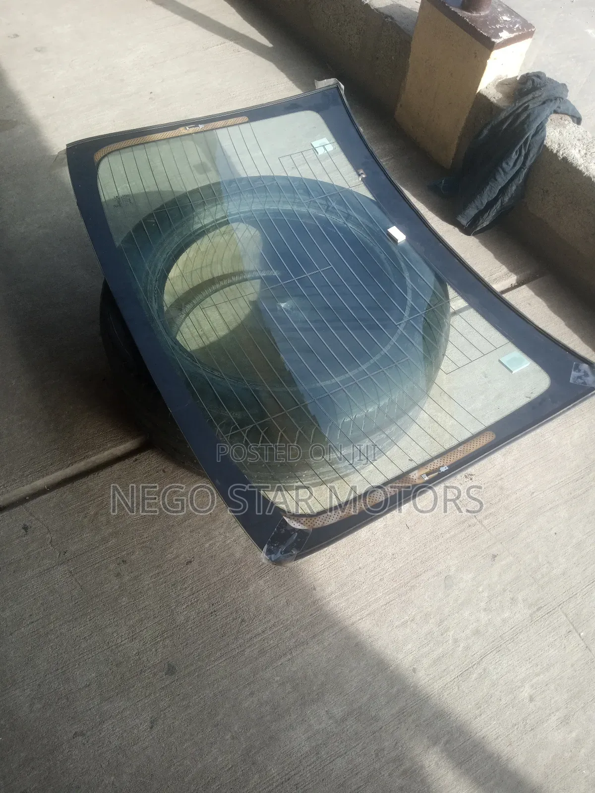 Toyota Yaris Ia Back Glass