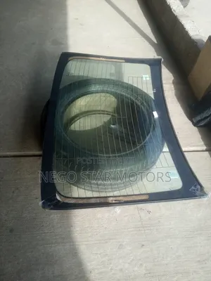 Toyota Yaris Ia Back Glass