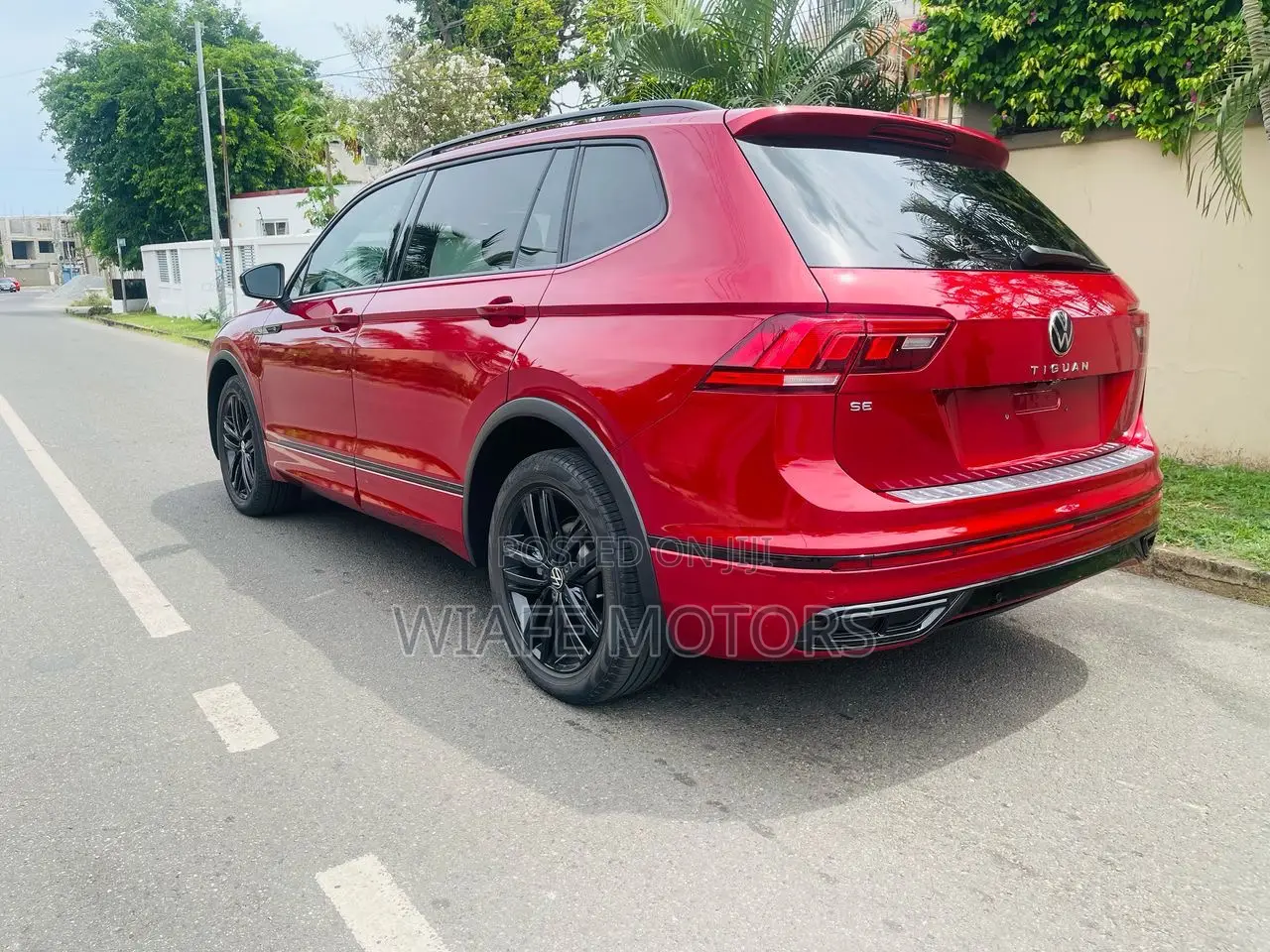Volkswagen Tiguan 2.0T SE 2022 Red