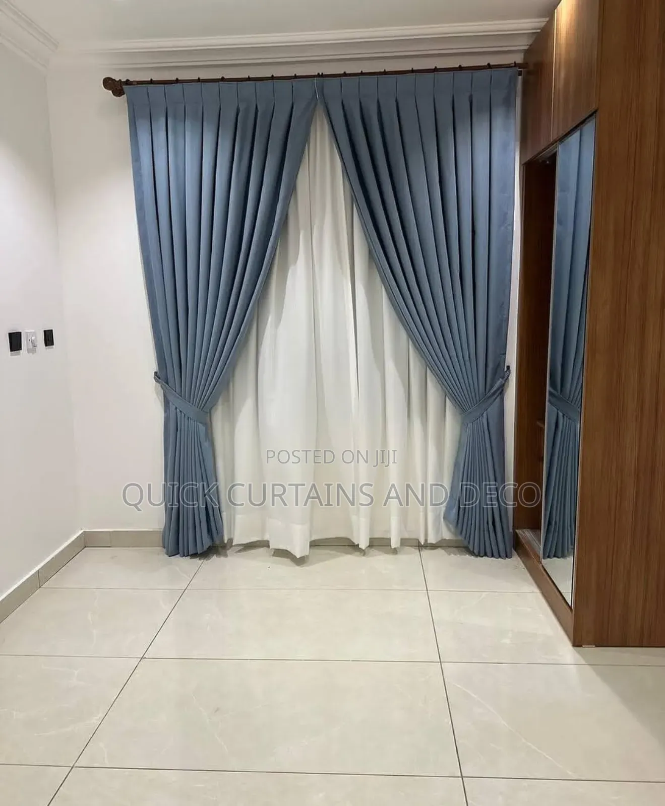 Q -- Curtains and Decorations