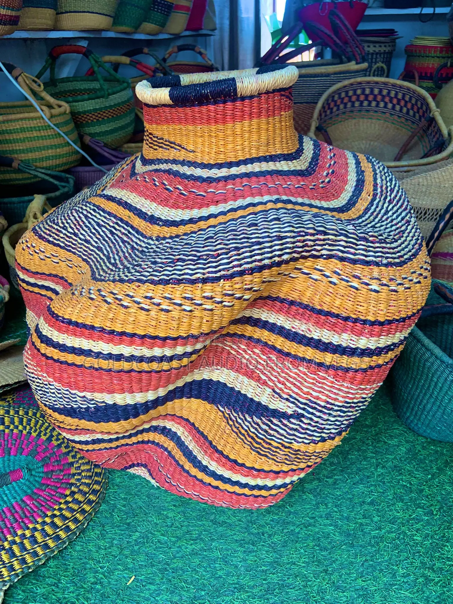 Straw Basket (Waved)