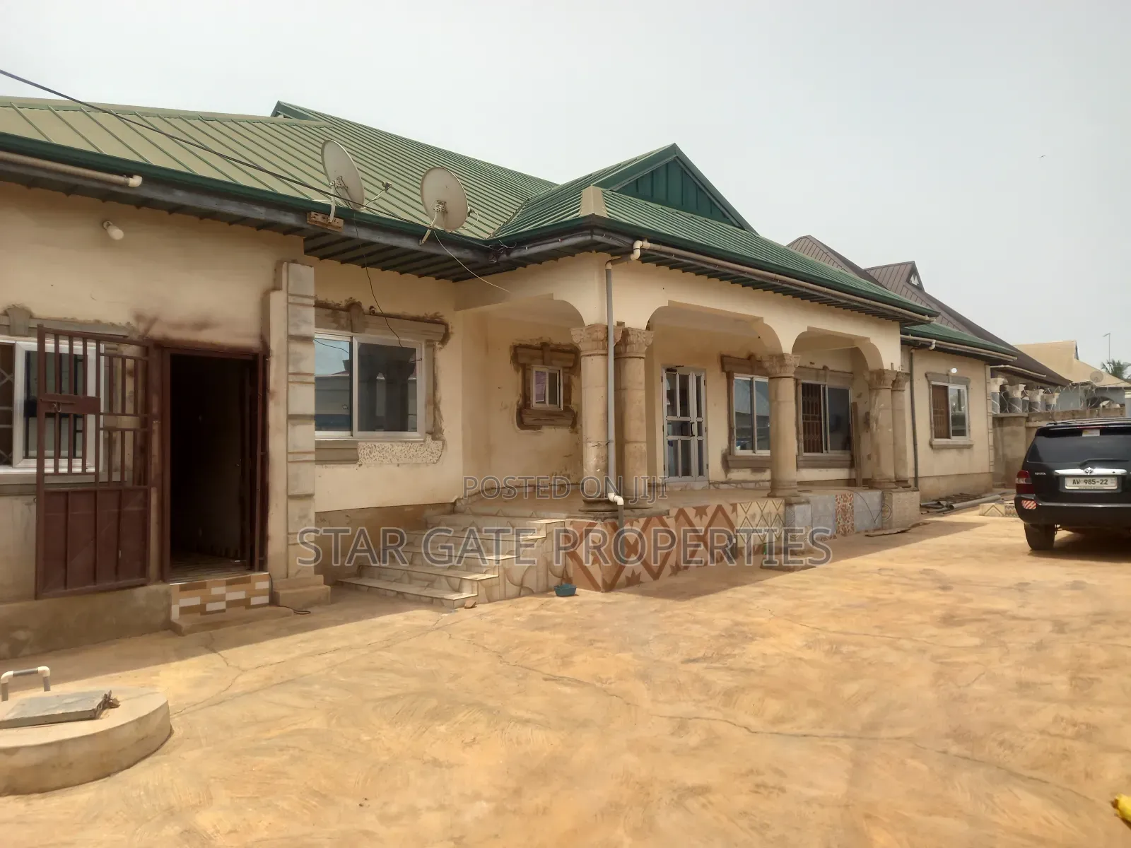 8bdrm House in Kronum, Kumasi Metropolitan for sale