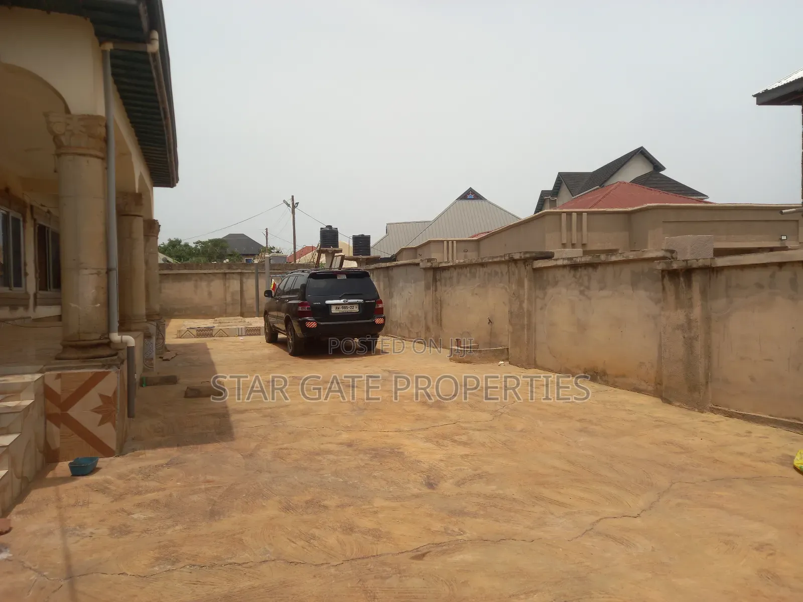 8bdrm House in Kronum, Kumasi Metropolitan for sale