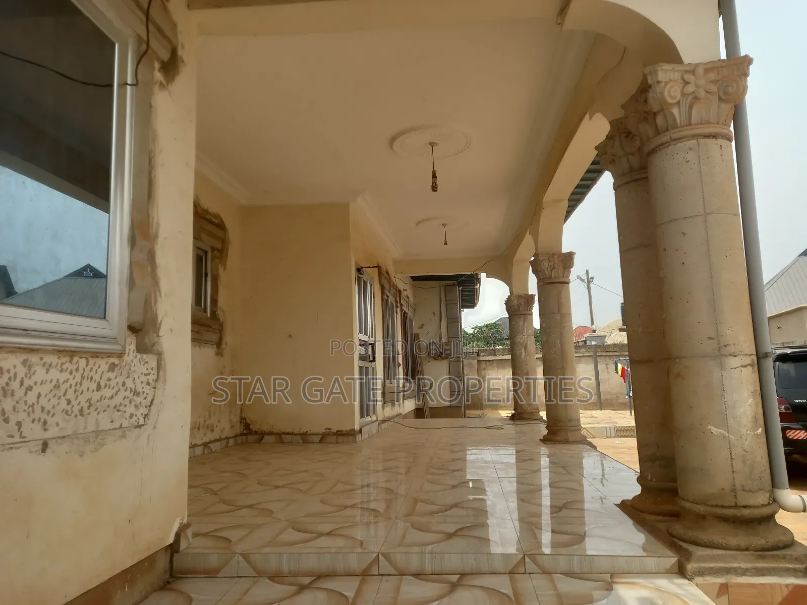 8bdrm House in Kronum, Kumasi Metropolitan for sale