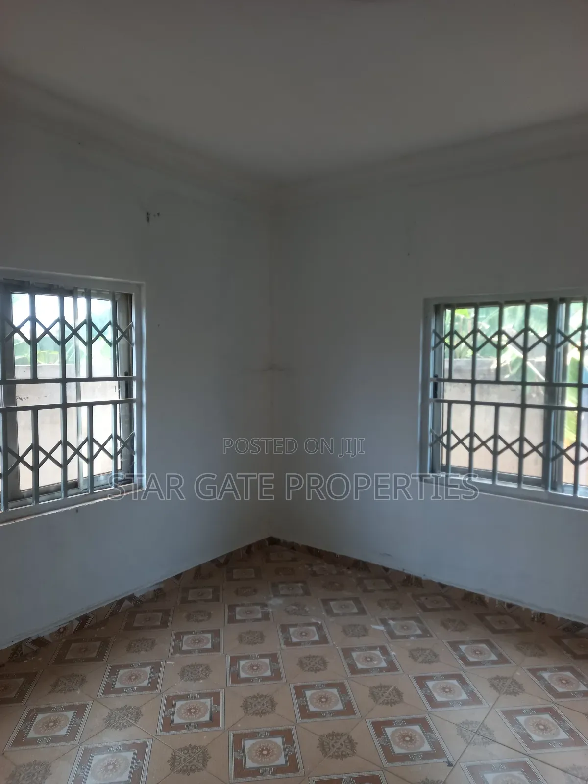 8bdrm House in Kronum, Kumasi Metropolitan for sale