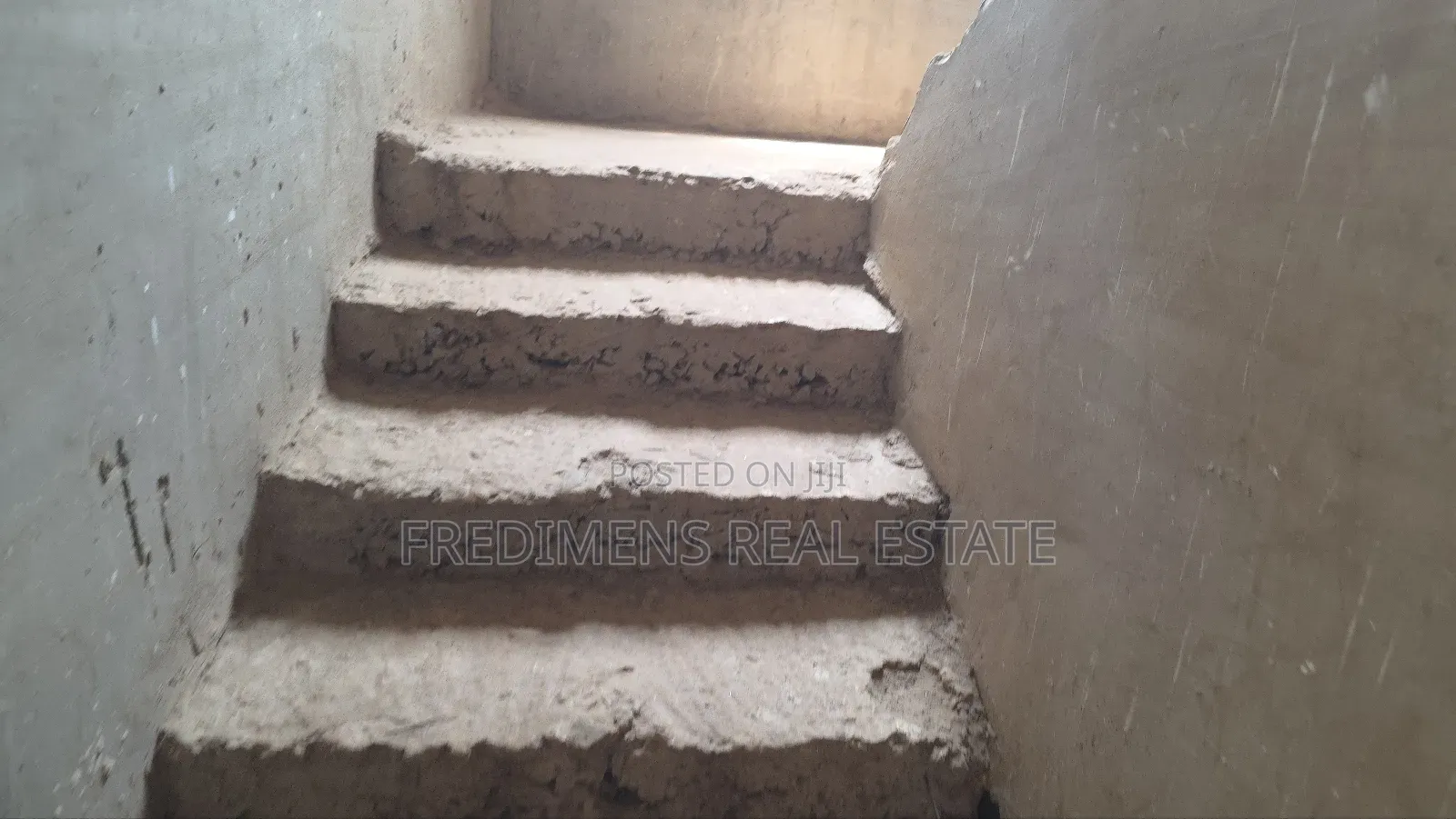 7bdrm House in Fredimens Real, Afigya-Kwabre for sale