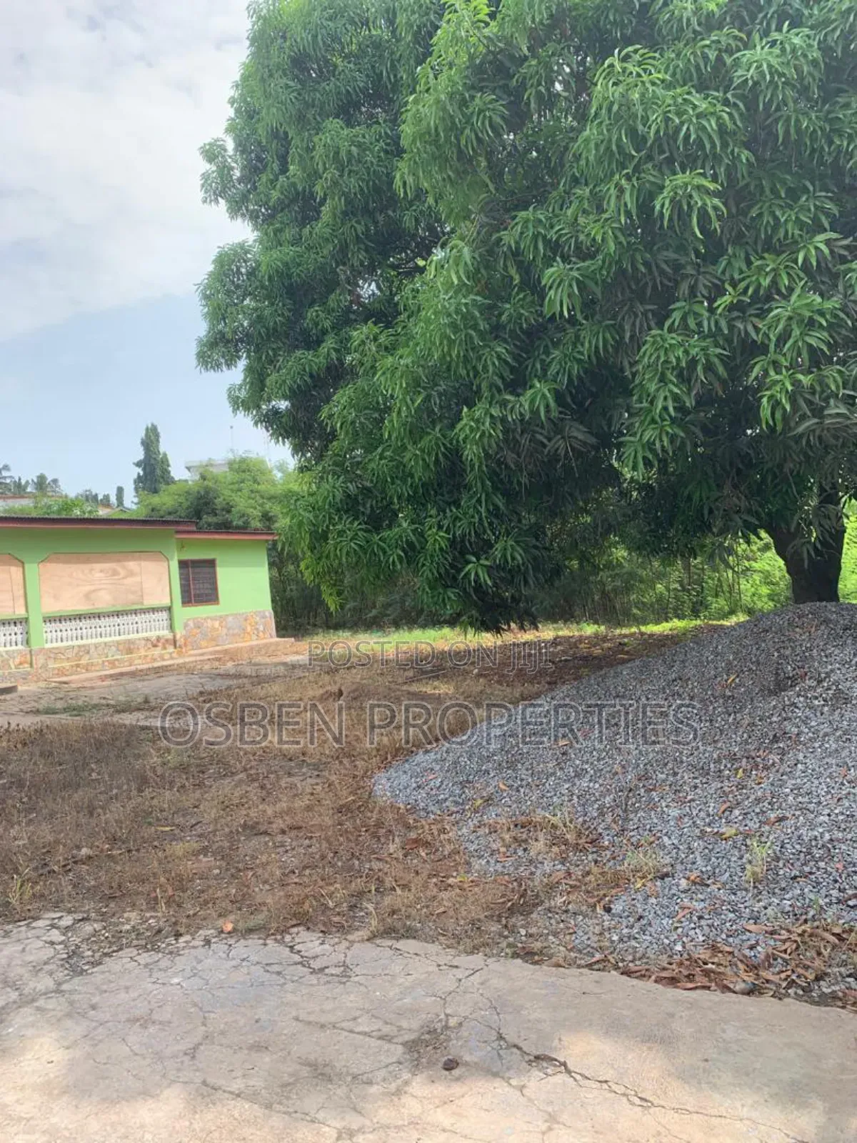 One Plot of Roadside Land for Sale