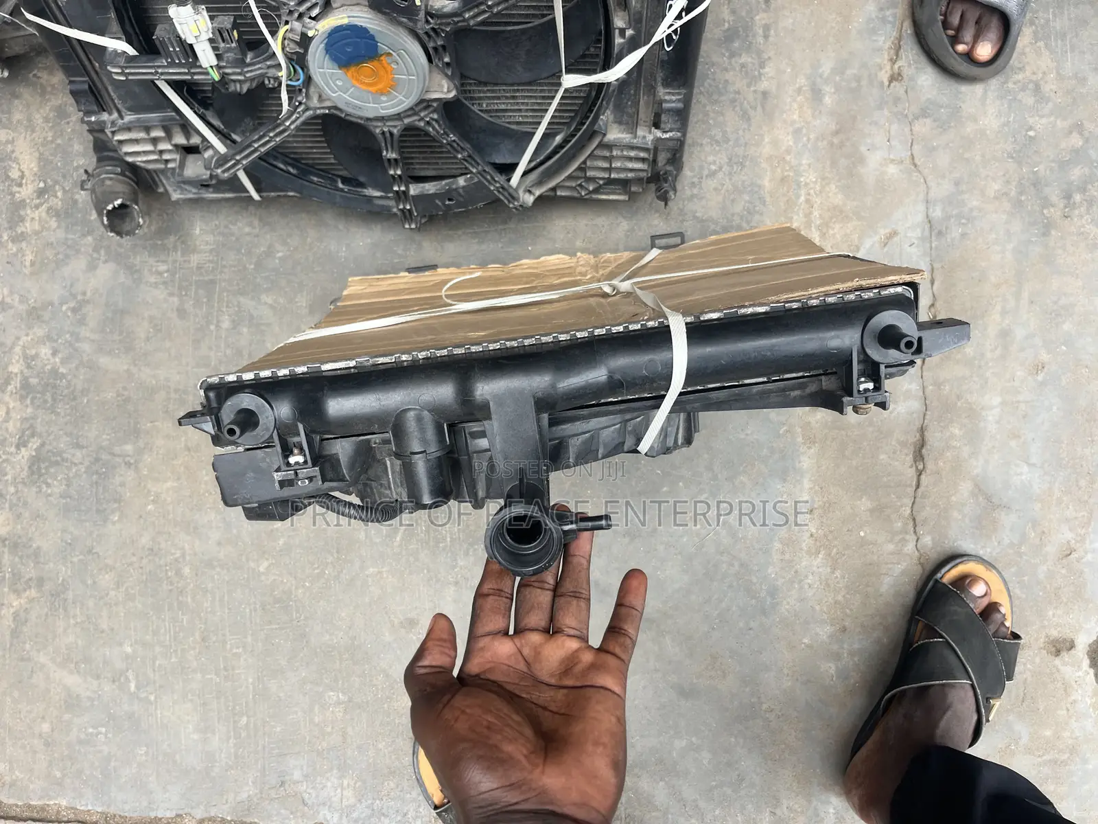Hyundai I10 2009 2010 Home Used Radiator Tank With Fan