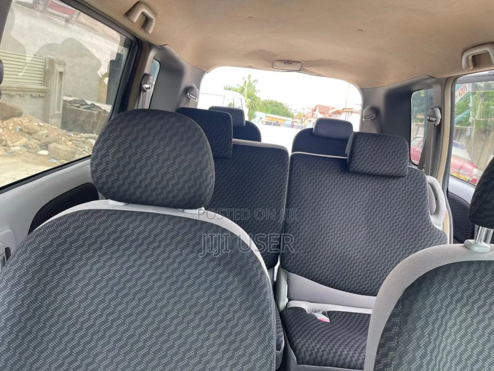 Toyota Sienta 1.5 AWD 2011 Gray