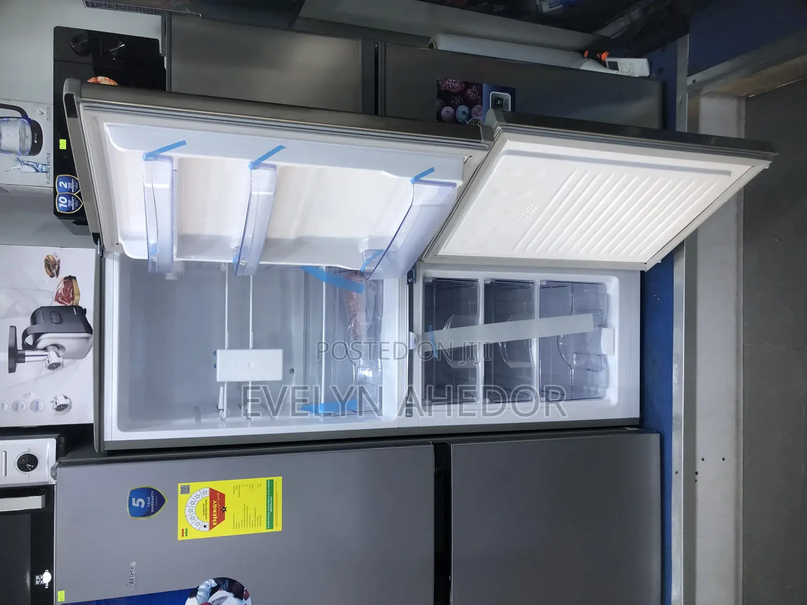 Energy Saving Efficiency Pearl Bottom Freezer 142 Liters