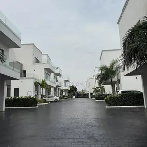4bdrm Townhouse/Terrace in East Legon, American House for sale