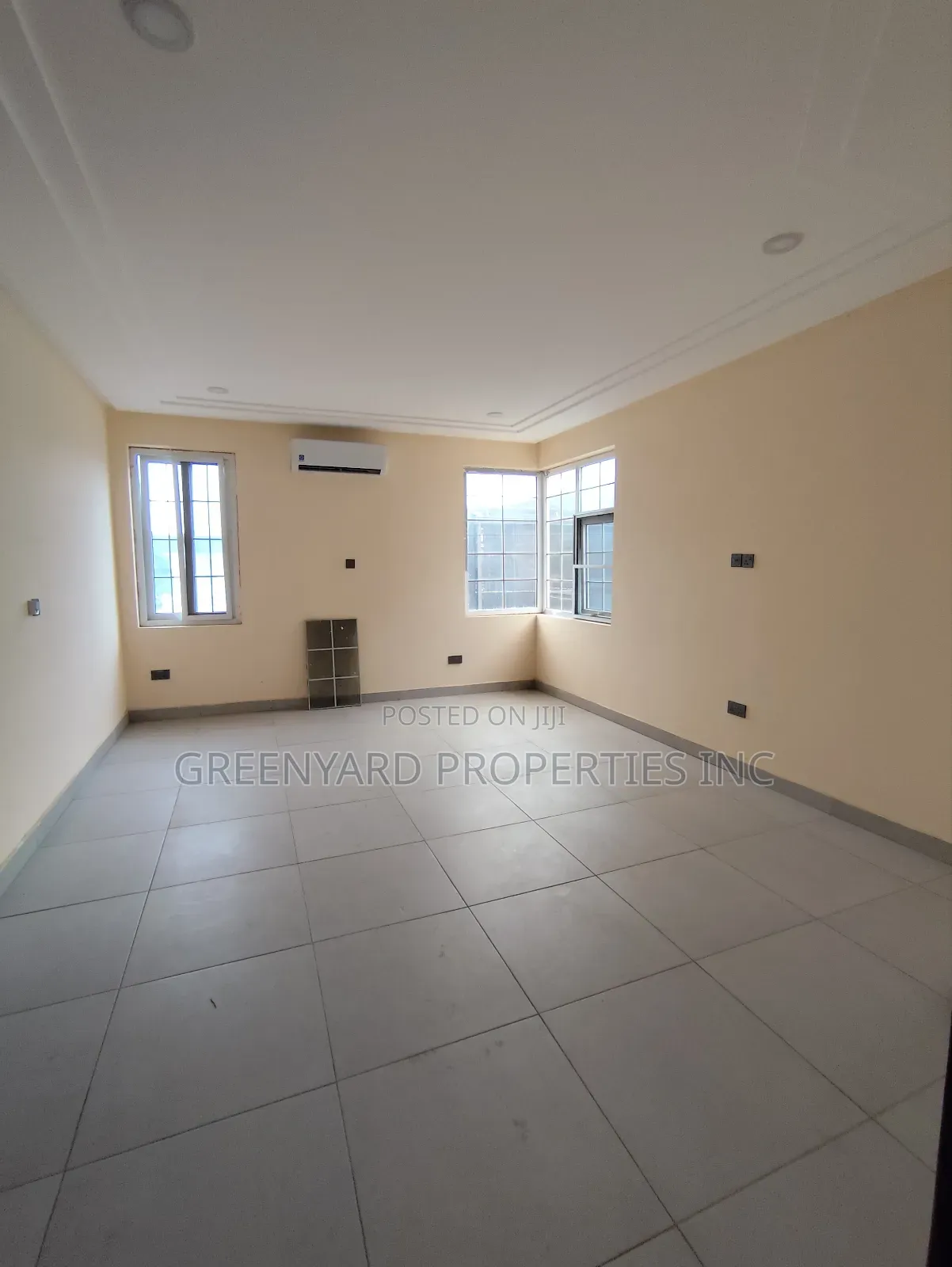 5bdrm Townhouse / Terrace in Dworwulu for rent