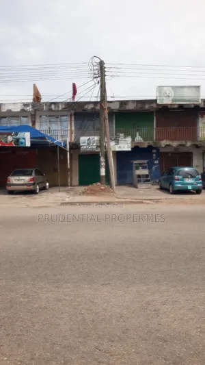 5bdrm House in Adabraka for sale