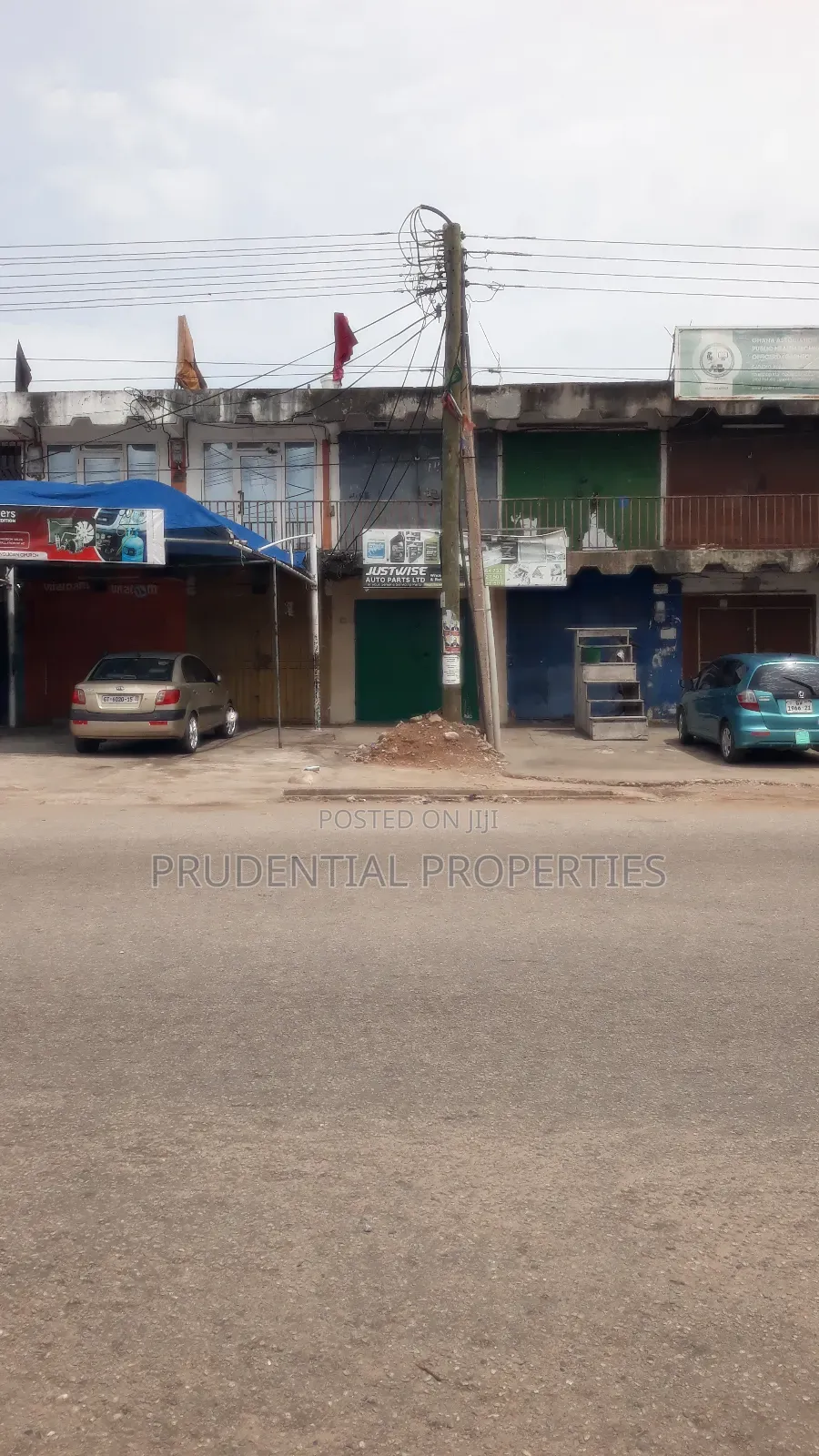 5bdrm House in Adabraka for sale