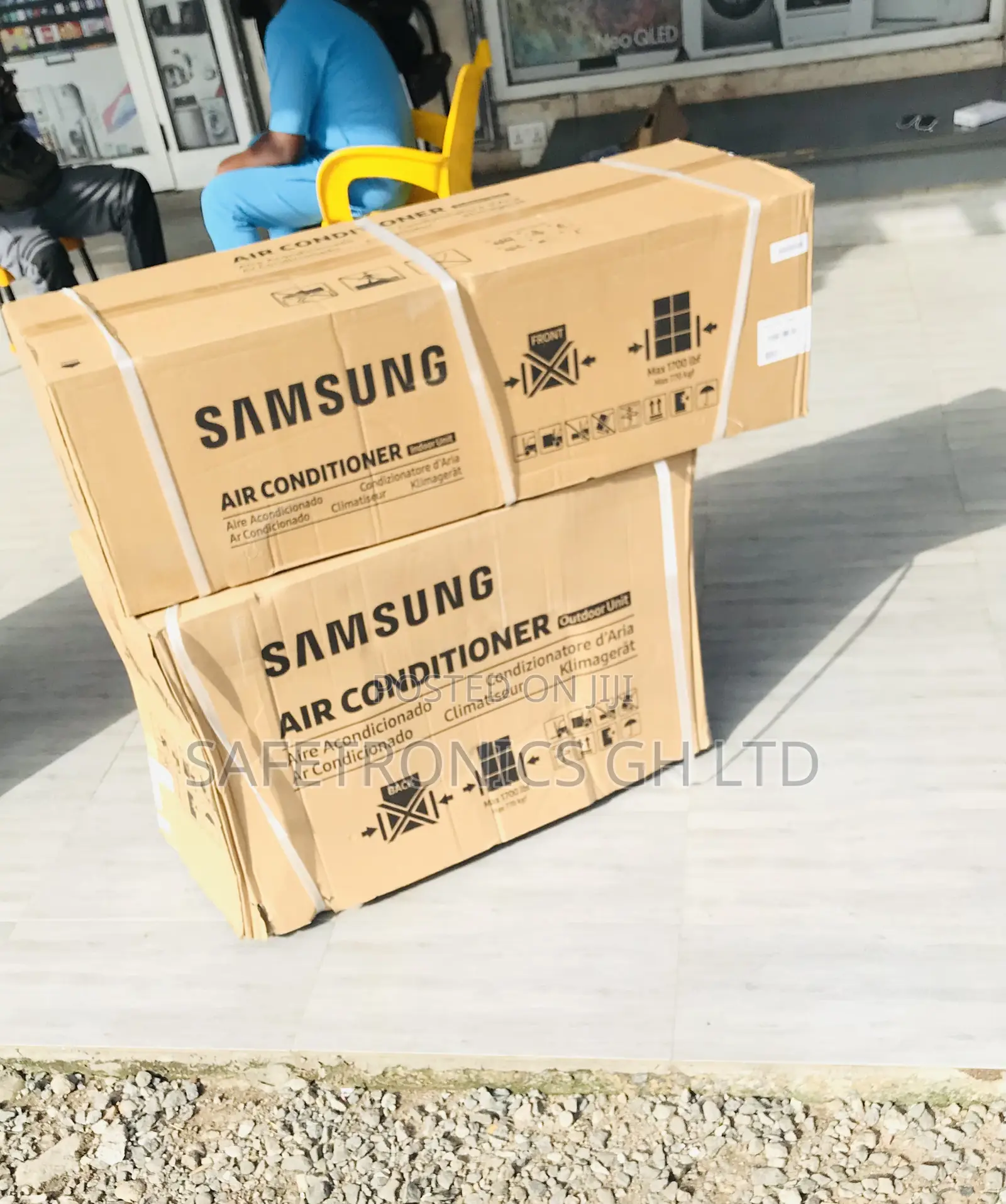 Premium Auto Defrost White Samsung 2.5 Horsepower Ac