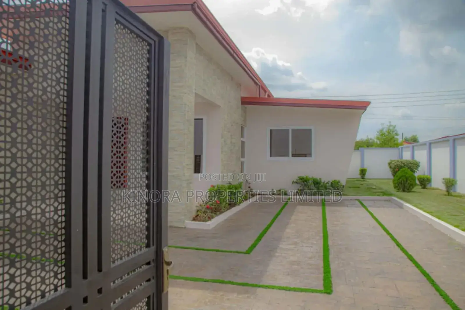 2bdrm Bungalow in Adenta Amanfrom for rent