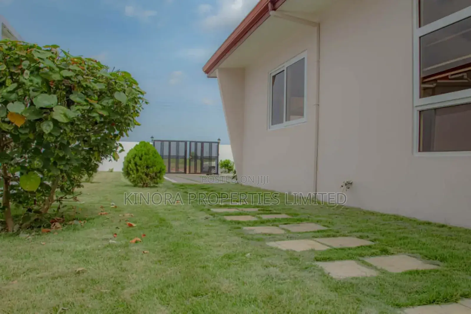 2bdrm Bungalow in Adenta Amanfrom for rent