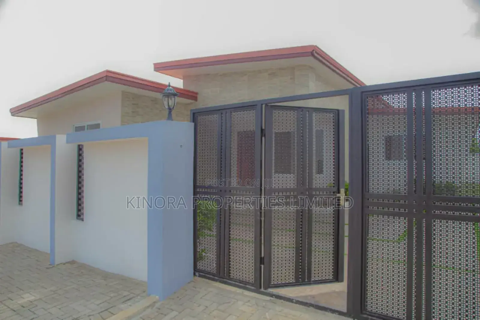 2bdrm Bungalow in Adenta Amanfrom for rent
