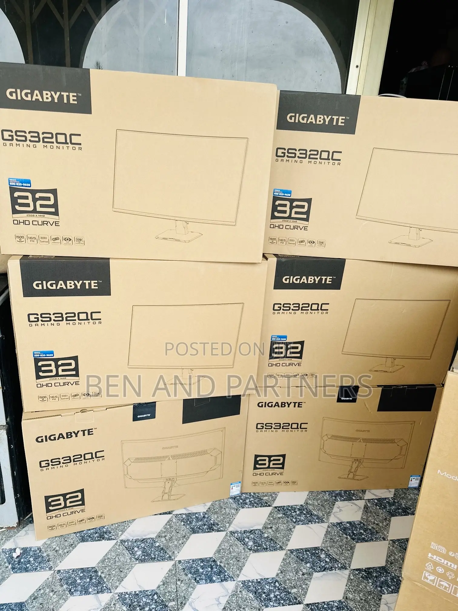 Gigabyte 32", Qhd, 165hz Curved Gaming Monitor