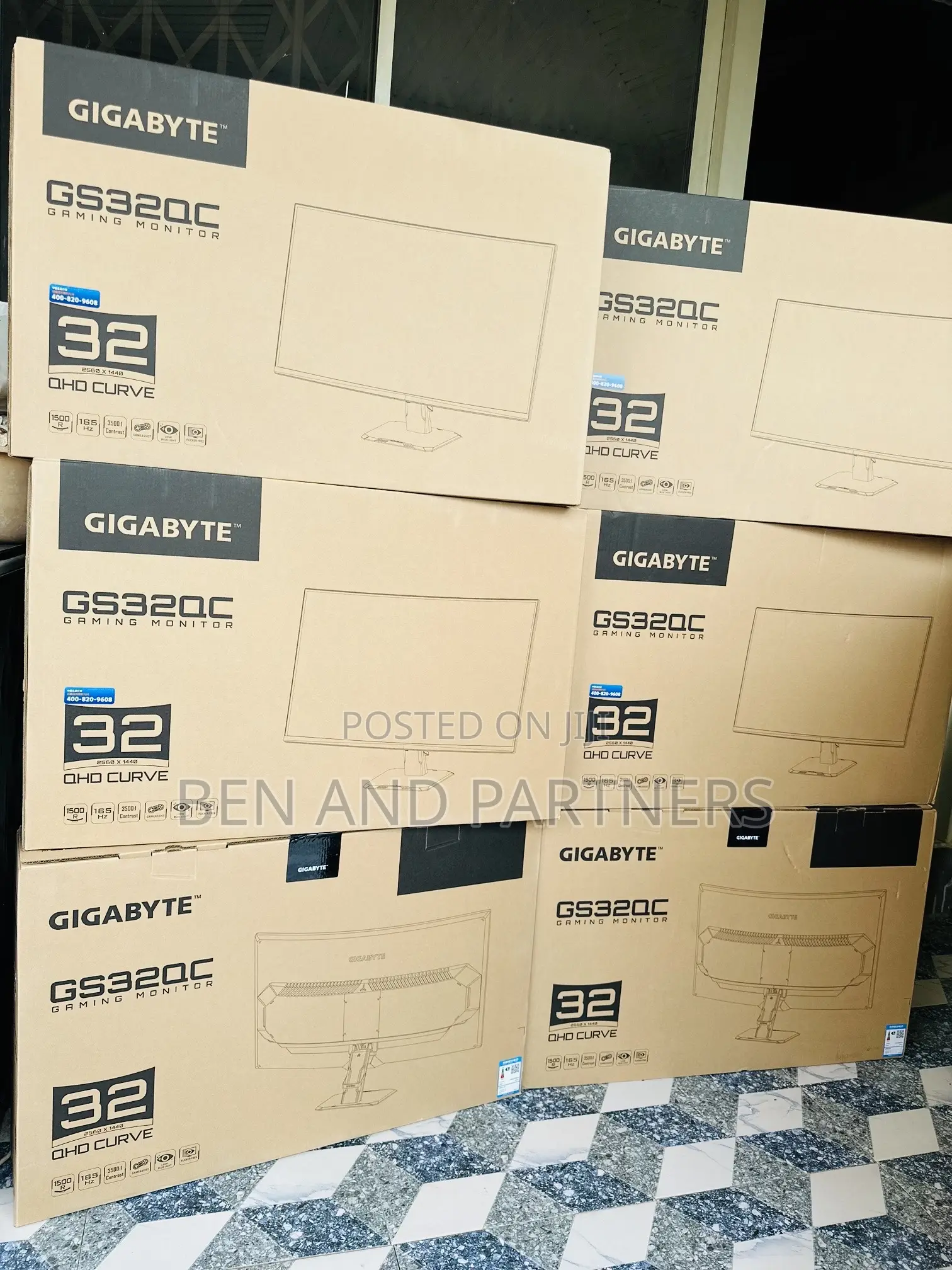 Gigabyte 32", Qhd, 165hz Curved Gaming Monitor