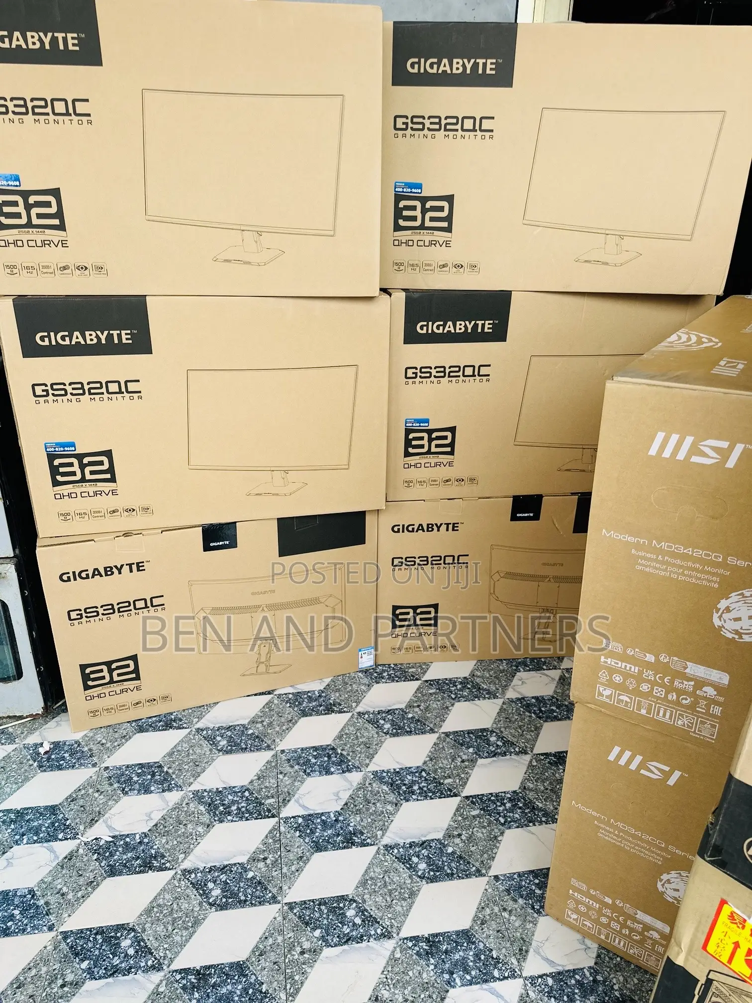 Gigabyte 32", Qhd, 165hz Curved Gaming Monitor