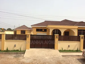 4bdrm House in Teme Community 12, Tema Metropolitan for rent