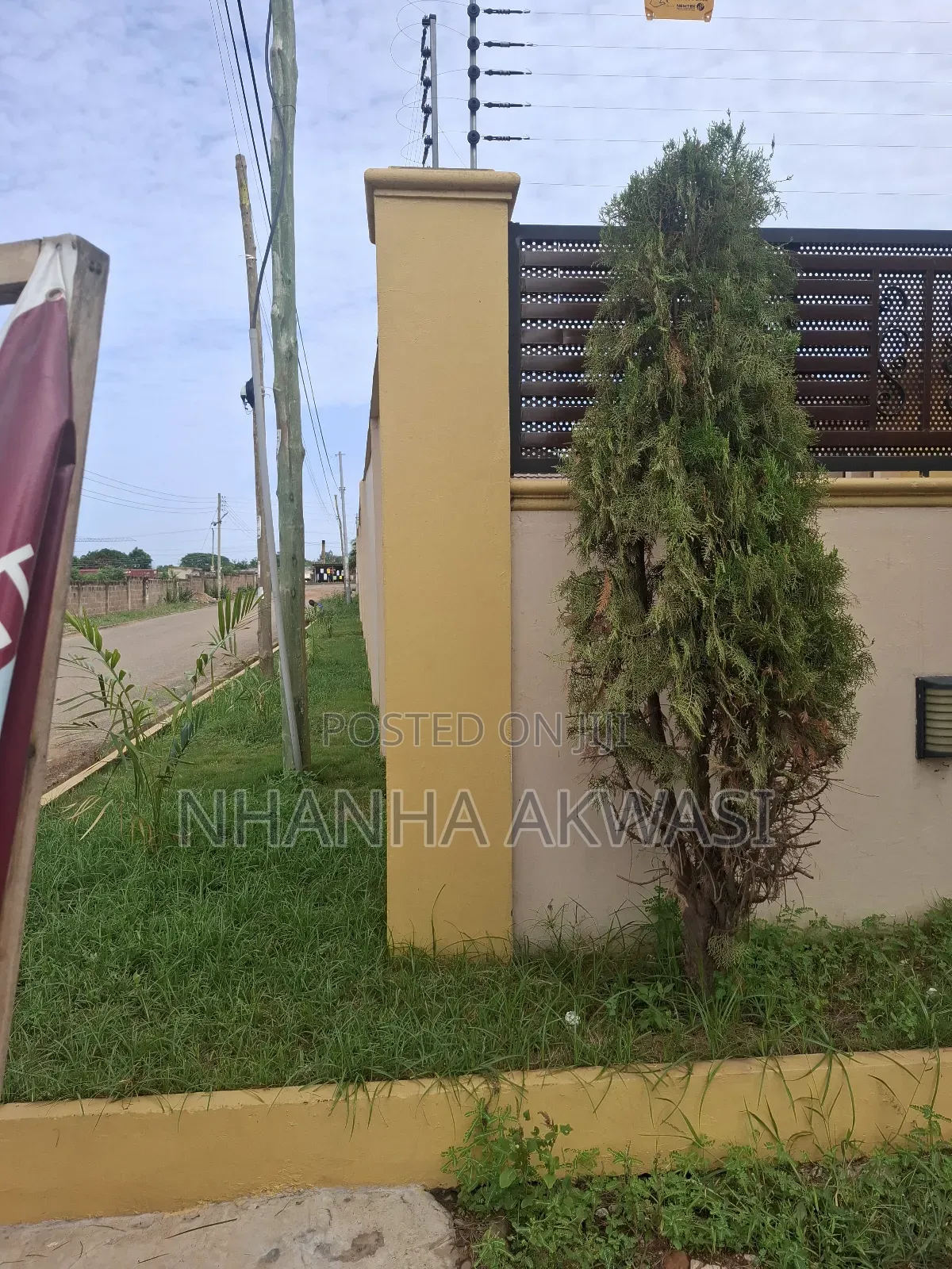 6bdrm House in Community12, Tema Metropolitan for rent