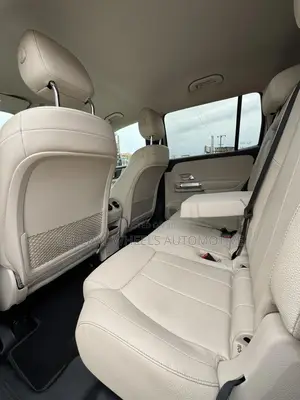 Mercedes-Benz GLB-Class GLB 250 4MATIC 2020 Silver
