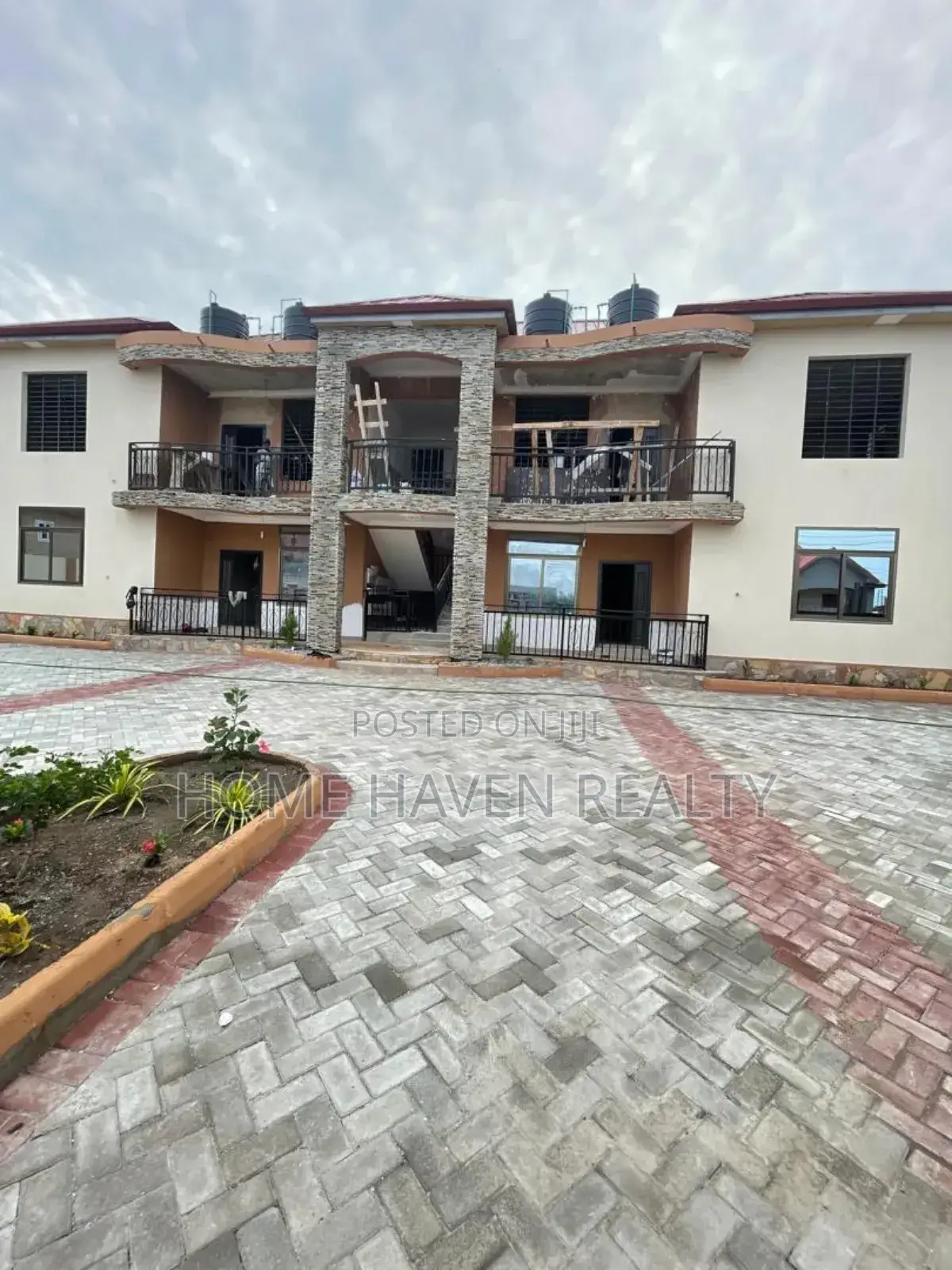 2bdrm Apartment in East Airport, Tseaddo for rent