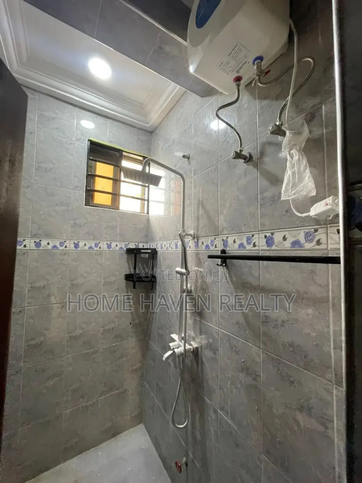 2bdrm Apartment in East Airport, Tseaddo for rent