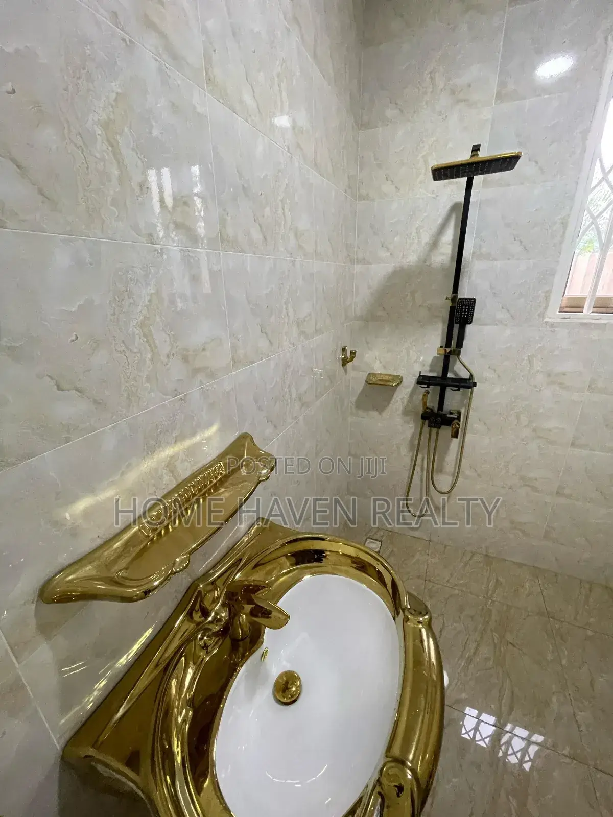 3bdrm Apartment in East Airport, Tseaddo for rent